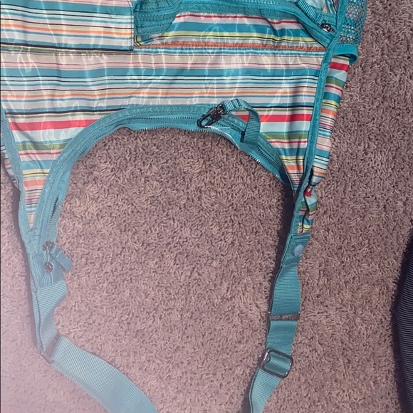 Cross body - Picture 2 of 3